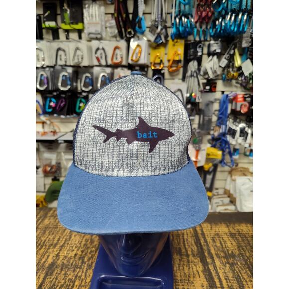 🔥 Prana “Shark Bait” Snapback Hat – Gray Mesh Trucker – Great Used Condition 🌊 - Picture 1 of 8